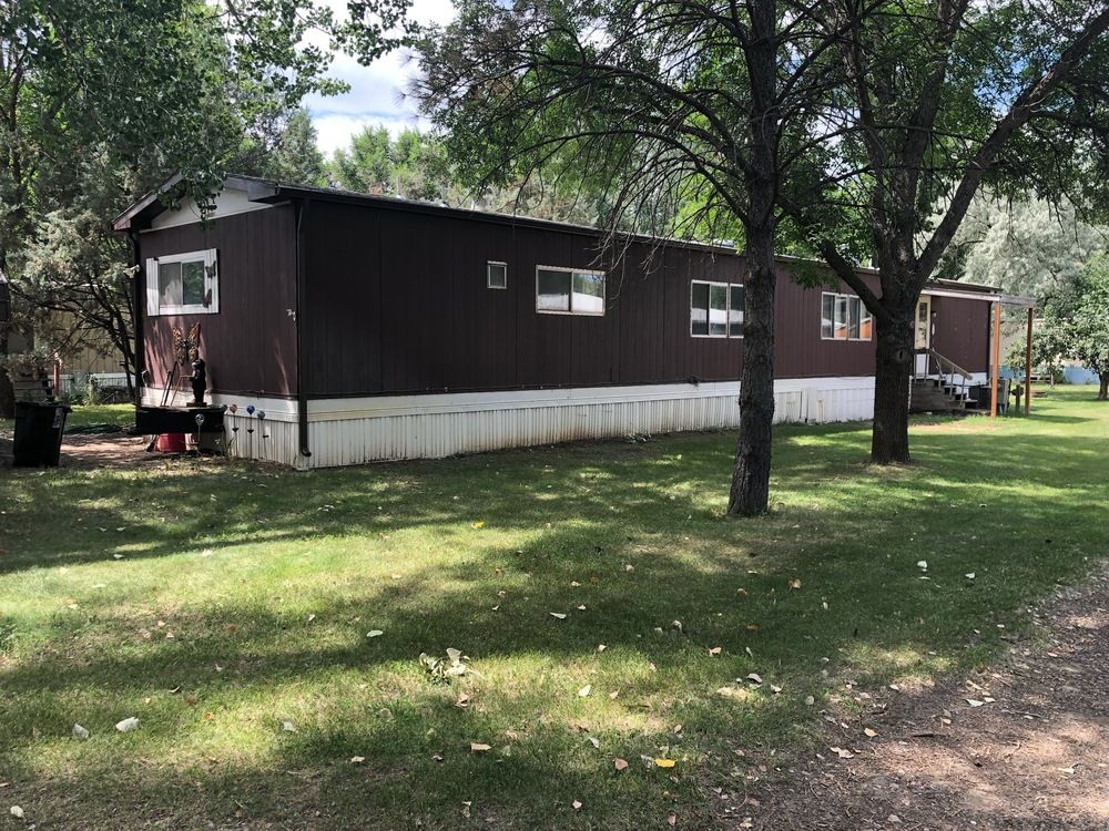 Casitas Del Rio: 1217 W Bell St, Glendive, MT 59330